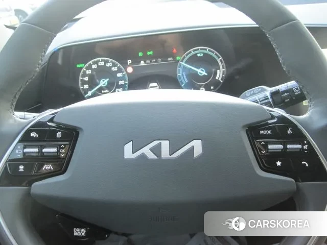 Kia Di Ol Nu Niro 2023 Белый из Кореи, фото 5