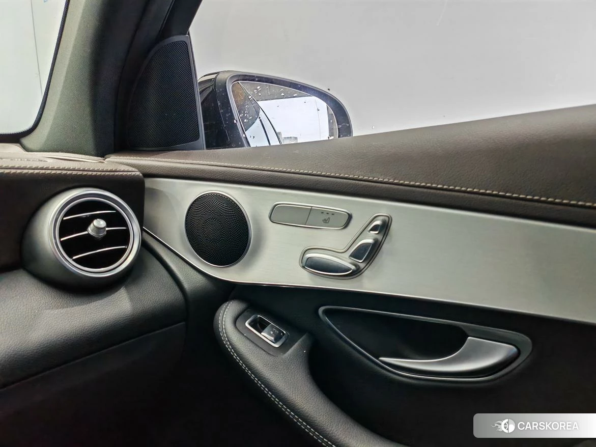 Mercedes-Benz GLC 2021 Черный из Китая, фото 5