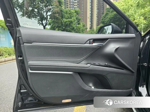 Toyota Camry 2023 Черный из Китая, фото 5
