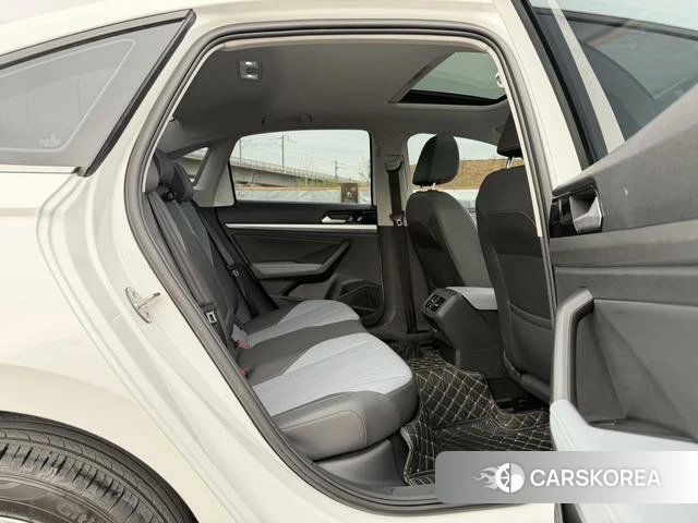 Volkswagen Lavida 2024 Белый из Китая, фото 5