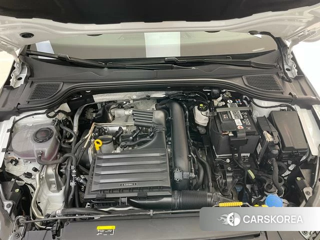 Volkswagen Golf 2023 Белый из Китая, фото 5