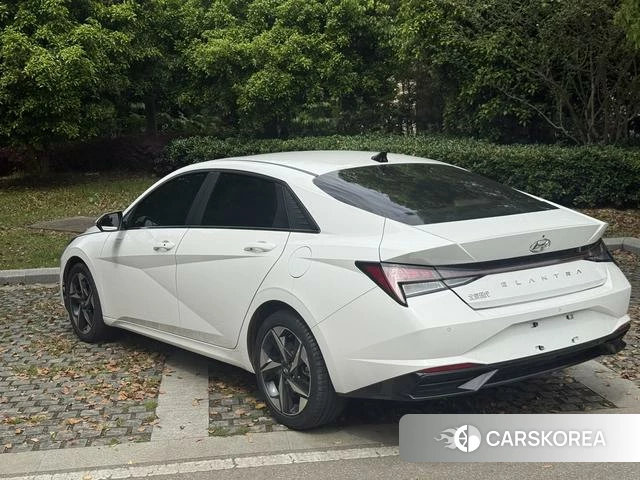 Hyundai Elantra 2022 Белый из Китая, фото 5