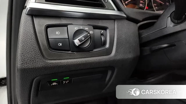 BMW 3 Series (F30) 2018 Белый из Кореи, фото 5