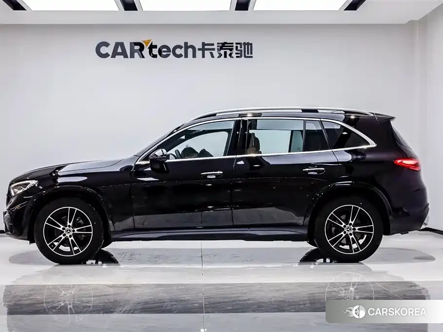 Mercedes-Benz GLC 2025 Черный из Китая, фото 5