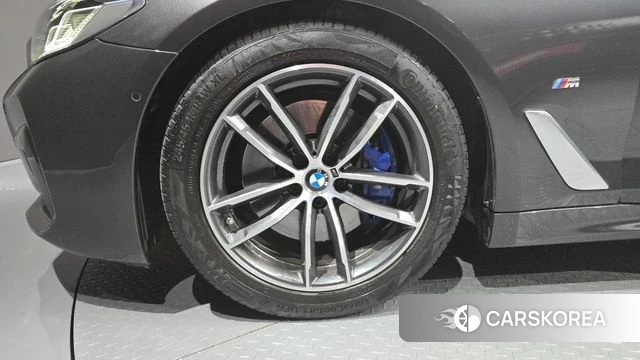 BMW 5 Series (G30) 2023 Серый из Кореи, фото 5