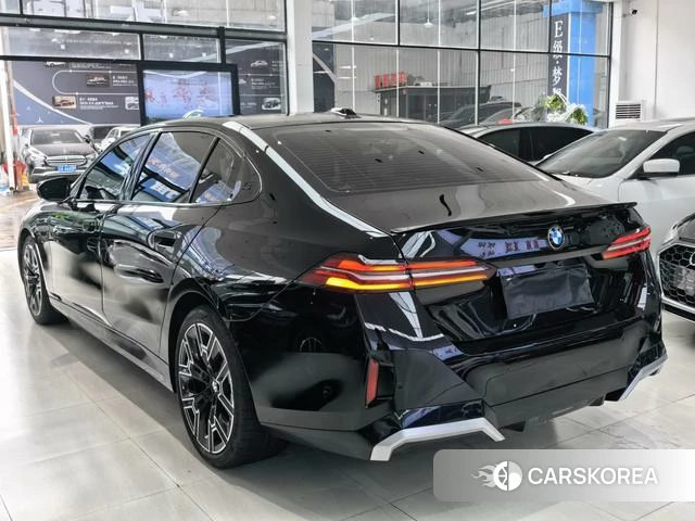 BMW 5 series 2024 Черный из Китая, фото 5