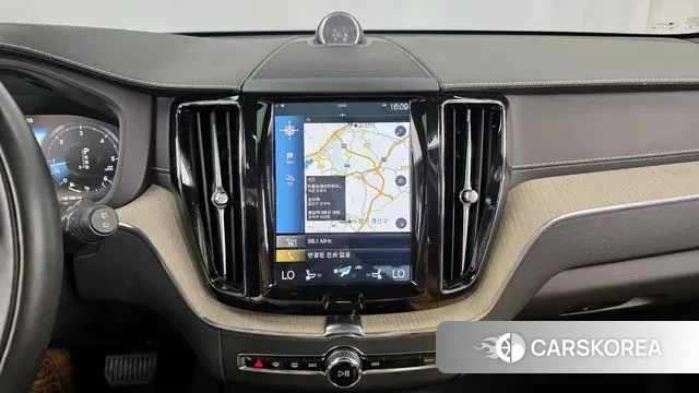 Volvo XC60 second Generation 2018 Серый из Кореи, фото 5