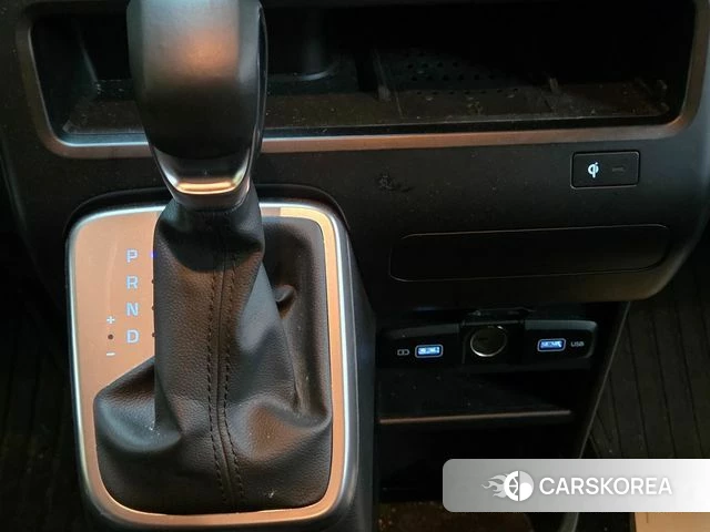 Hyundai Staria 2024 Белый из Кореи, фото 5
