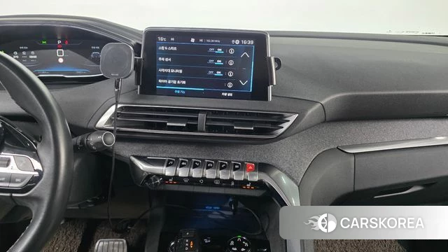 Peugeot 5008 second generation 2019 Белый из Кореи, фото 5