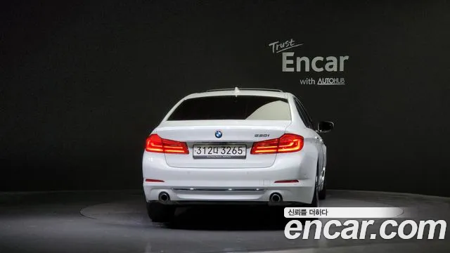 BMW 5 Series (G30) 2018 Белый из Кореи, фото 5