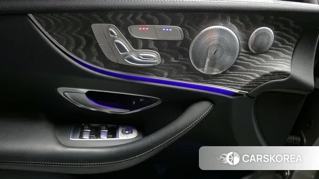 Mercedes-Benz E-Class W213 2021 Песочный из Кореи, фото 5