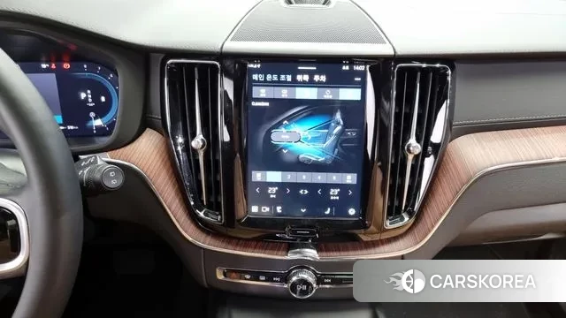 Volvo XC60 second Generation 2025 Белый из Кореи, фото 5