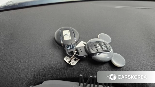 Mini Cooper Countryman 2021 Светло-серебряный цвет из Кореи, фото 5