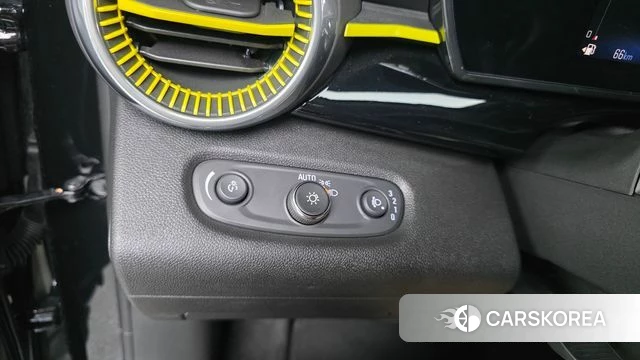 Chevrolet (GM Daewoo) Trax Crossover 2023 Черный из Кореи, фото 5