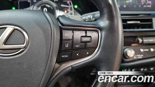 Lexus ES300h 7th generation 2022 Серебряный из Кореи, фото 5