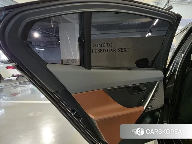 BMW 5 Series (G60) 2024 Цвет тростника из Кореи, фото 5