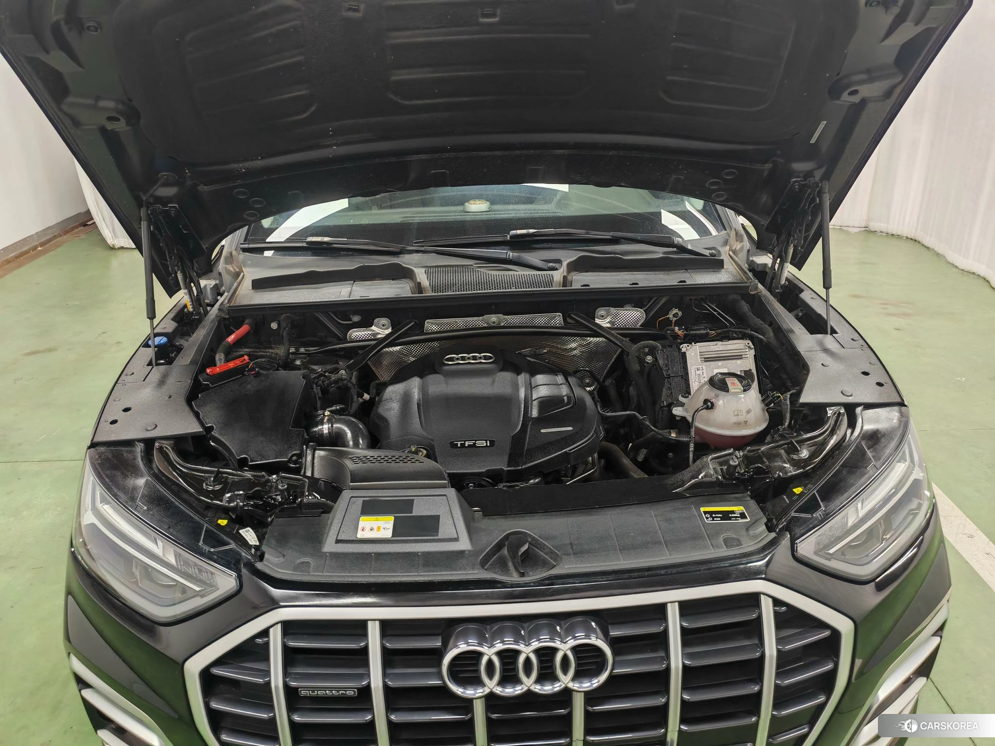 Audi Q5L 2021 Черный из Китая, фото 5