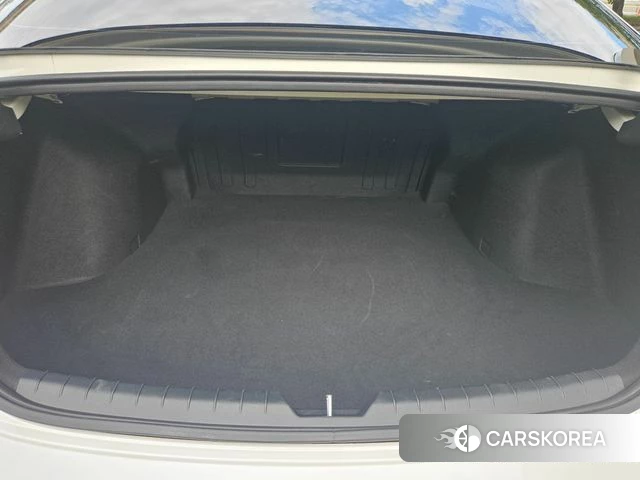Kia K5 3rd generation 2023 Белый из Кореи, фото 5