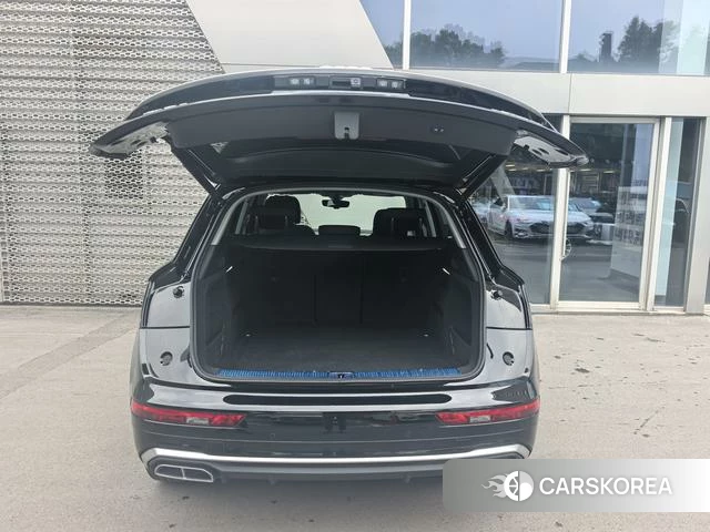 Audi Q5L 2023 Черный из Китая, фото 5