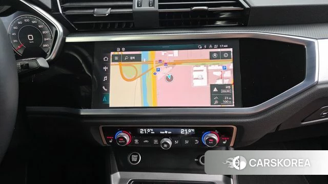 Audi Q3 (F3) 2022 Белый из Кореи, фото 5