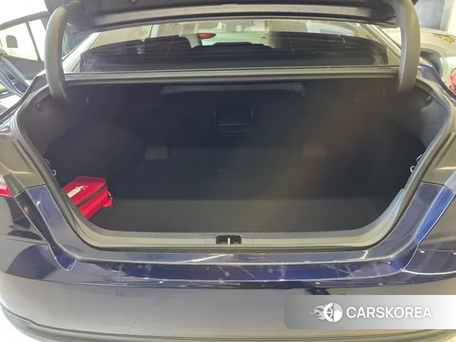 Toyota Camry (XV80) 2024 Синий из Кореи, фото 5