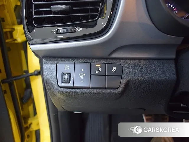 Kia Stonic 2018 Желтый из Кореи, фото 5