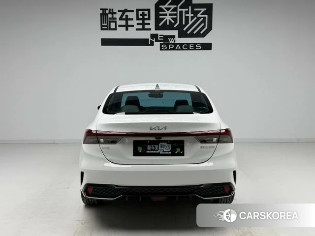 Kia K3 2023 Белый из Китая, фото 5