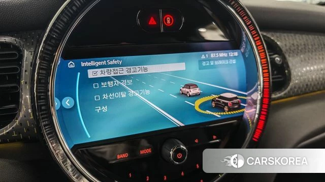 Mini Cooper Electric 2023 Черный из Кореи, фото 5