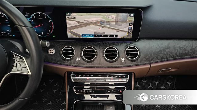 Mercedes-Benz E-Class W213 2021 Белый из Кореи, фото 5