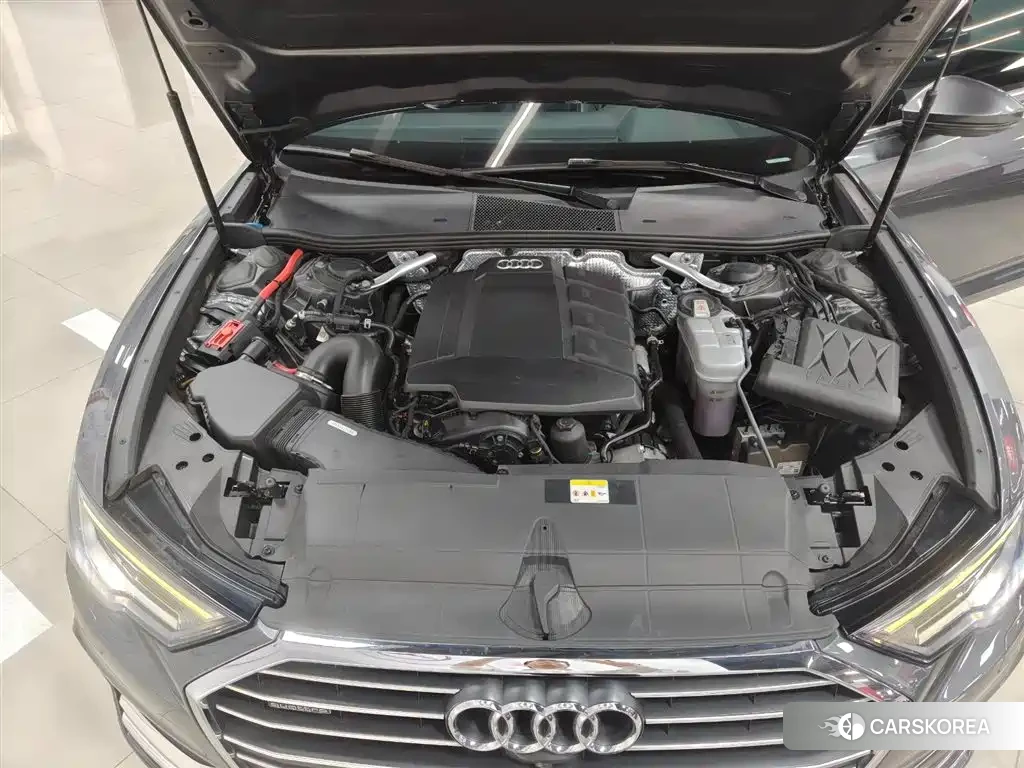 Audi A6L 2022 Silver/gray из Китая, фото 5