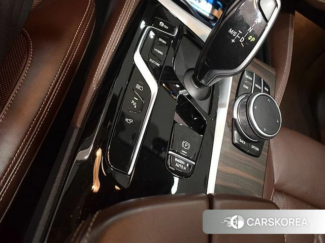 BMW 5 Series (G30) 2022 Белый из Кореи, фото 5