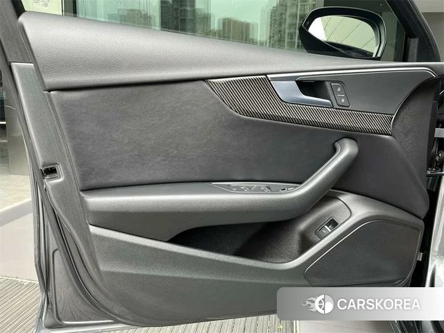 Audi A4L 2021 Темно-серый из Китая, фото 5