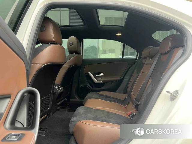 Mercedes-Benz Class A 2023 Белый из Китая, фото 5