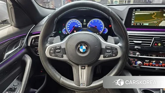 BMW 5 Series (G30) 2018 Серебристо-серый из Кореи, фото 5