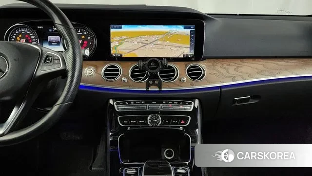 Mercedes-Benz E-Class W213 2018 Серый из Кореи, фото 5