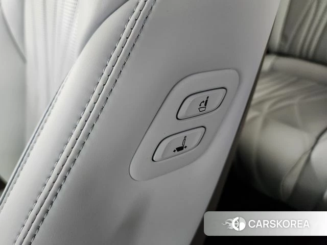 Genesis GV70 2026 Светло-серебряный цвет из Кореи, фото 5
