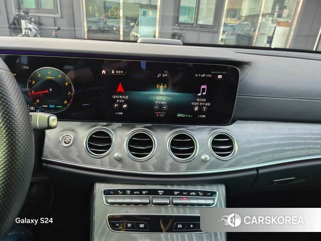 Mercedes-Benz E-Class W213 2021 Белый из Кореи, фото 5