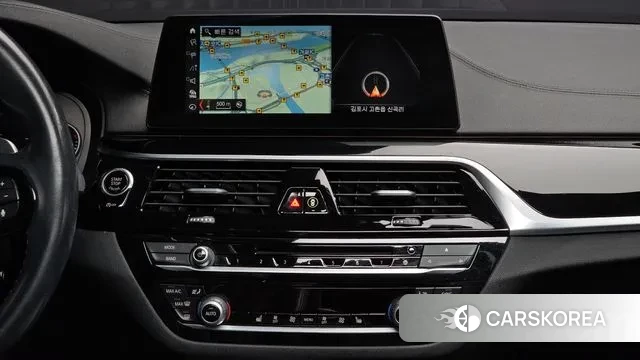 BMW 5 Series (G30) 2018 Белый из Кореи, фото 5