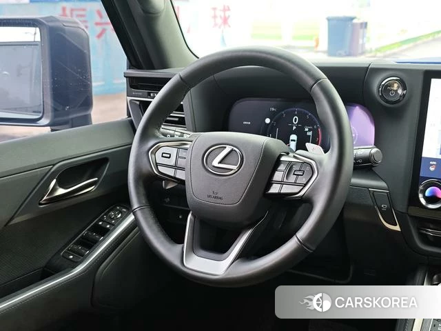 Lexus GX 2024 Серебристо-серый из Китая, фото 5