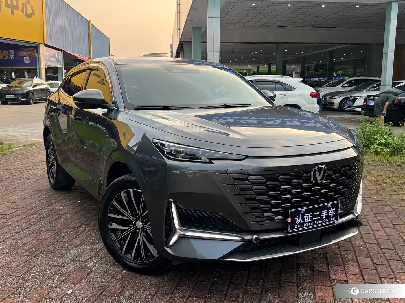 Chang'an UNI-K 2023 Silver/gray из Китая, фото 5