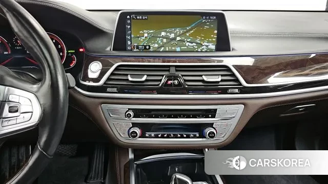 BMW 7 Series (G11) 2018 Черный из Кореи, фото 5