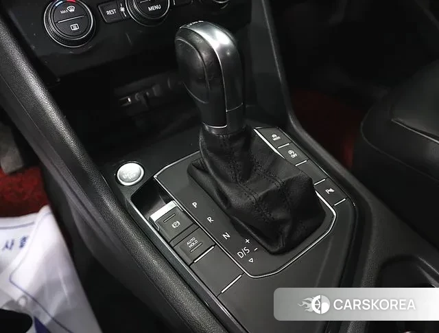 Volkswagen Tiguan second Generation 2018 Цвет тростника из Кореи, фото 5