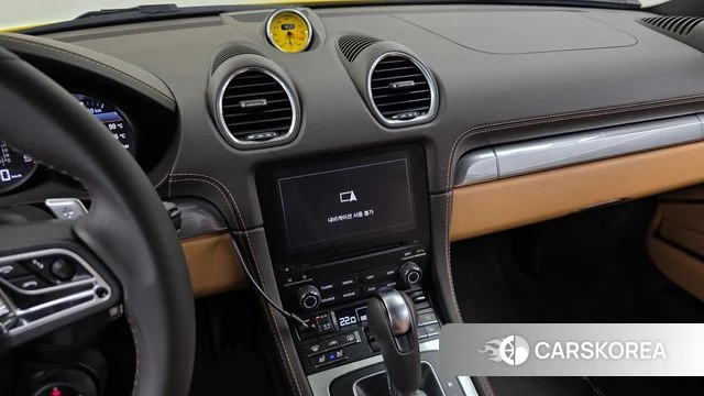 Porsche 718 Cayman 2021 Желтый из Кореи, фото 5