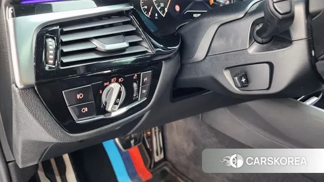 BMW 5 Series (G30) 2019 Серебряный из Кореи, фото 5