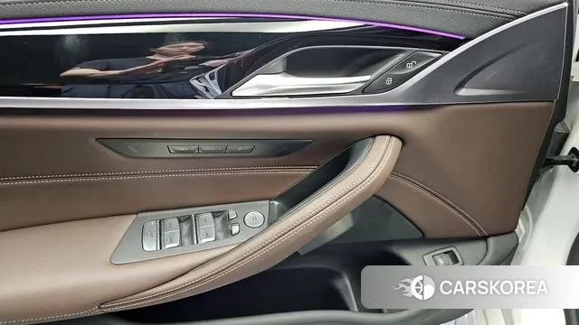 BMW 5 Series (G30) 2021 Белый из Кореи, фото 5