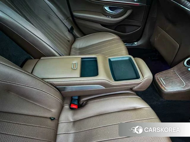 Mercedes-Benz E-class 2022 Черный из Китая, фото 5