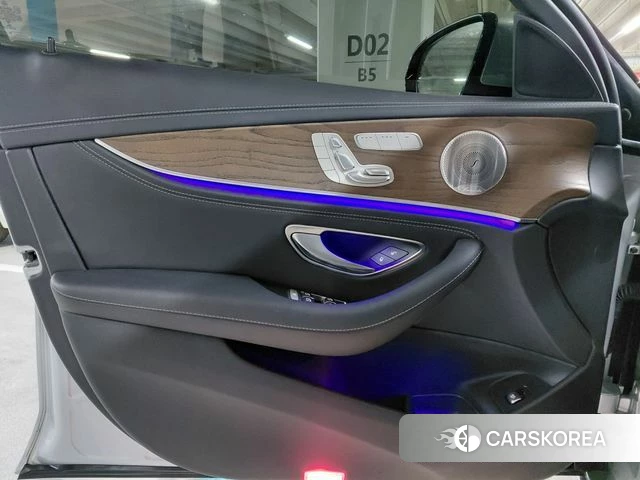 Mercedes-Benz E-Class W213 2020 Серебряный из Кореи, фото 5
