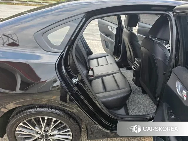 Kia The New K3 2nd generation 2024 Черный из Кореи, фото 5