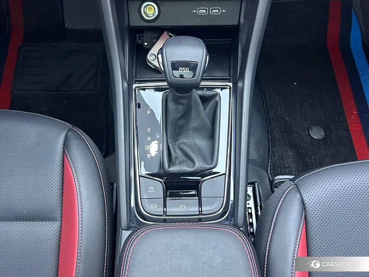 Skoda Karoq 2024 Белый из Китая, фото 5