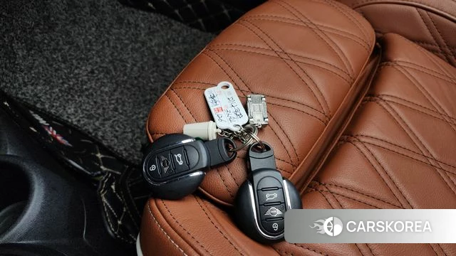 Mini Cooper S Convertible 2021 Песочный из Кореи, фото 5